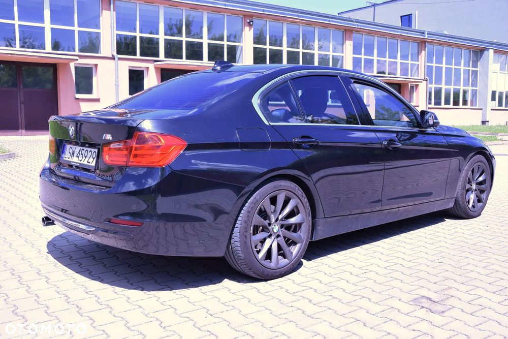 BMW Seria 3 320d Efficient Dynamic Edition Luxury Line - 7