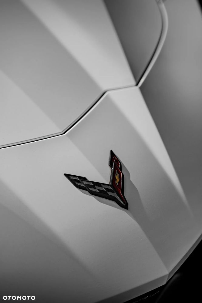 Chevrolet Corvette - 10