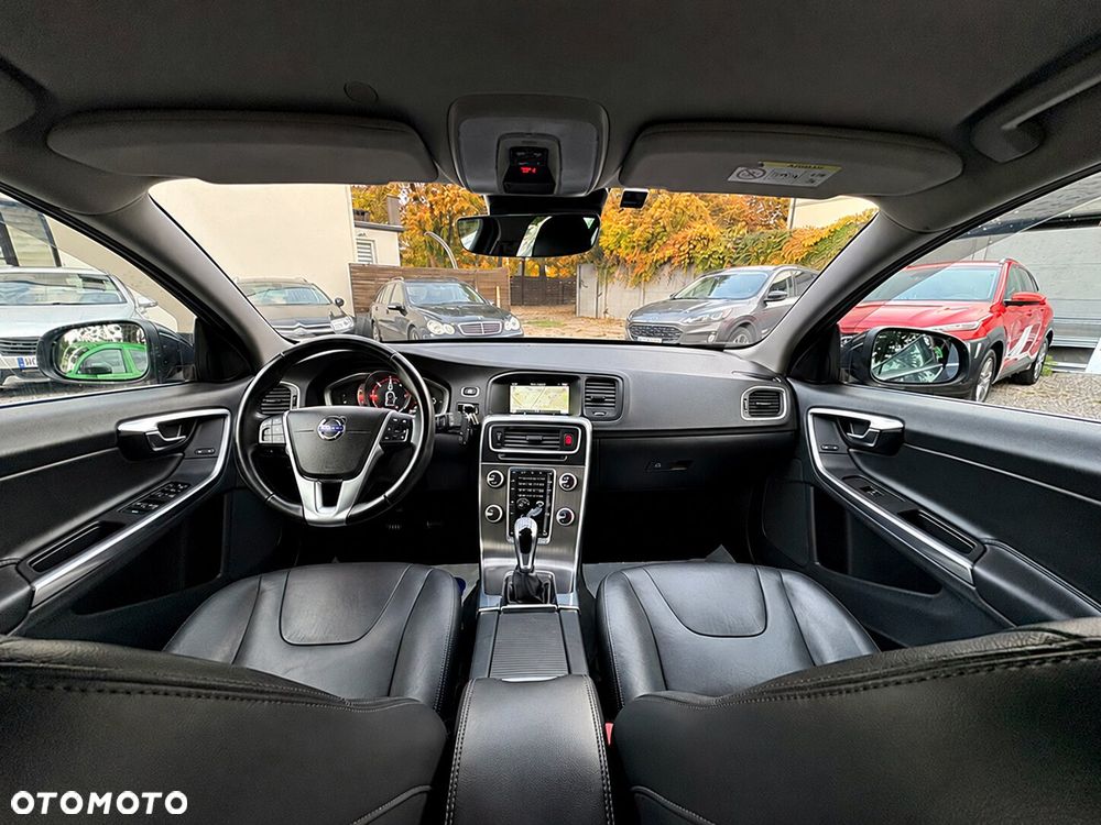 Volvo V60 D2 Summum - 21