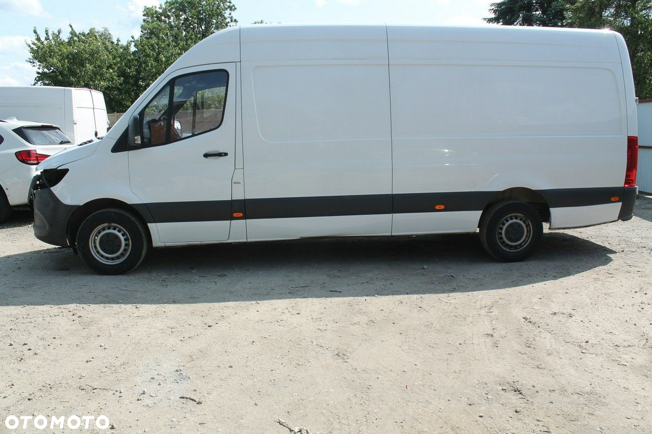 Mercedes-Benz Sprinter - 4