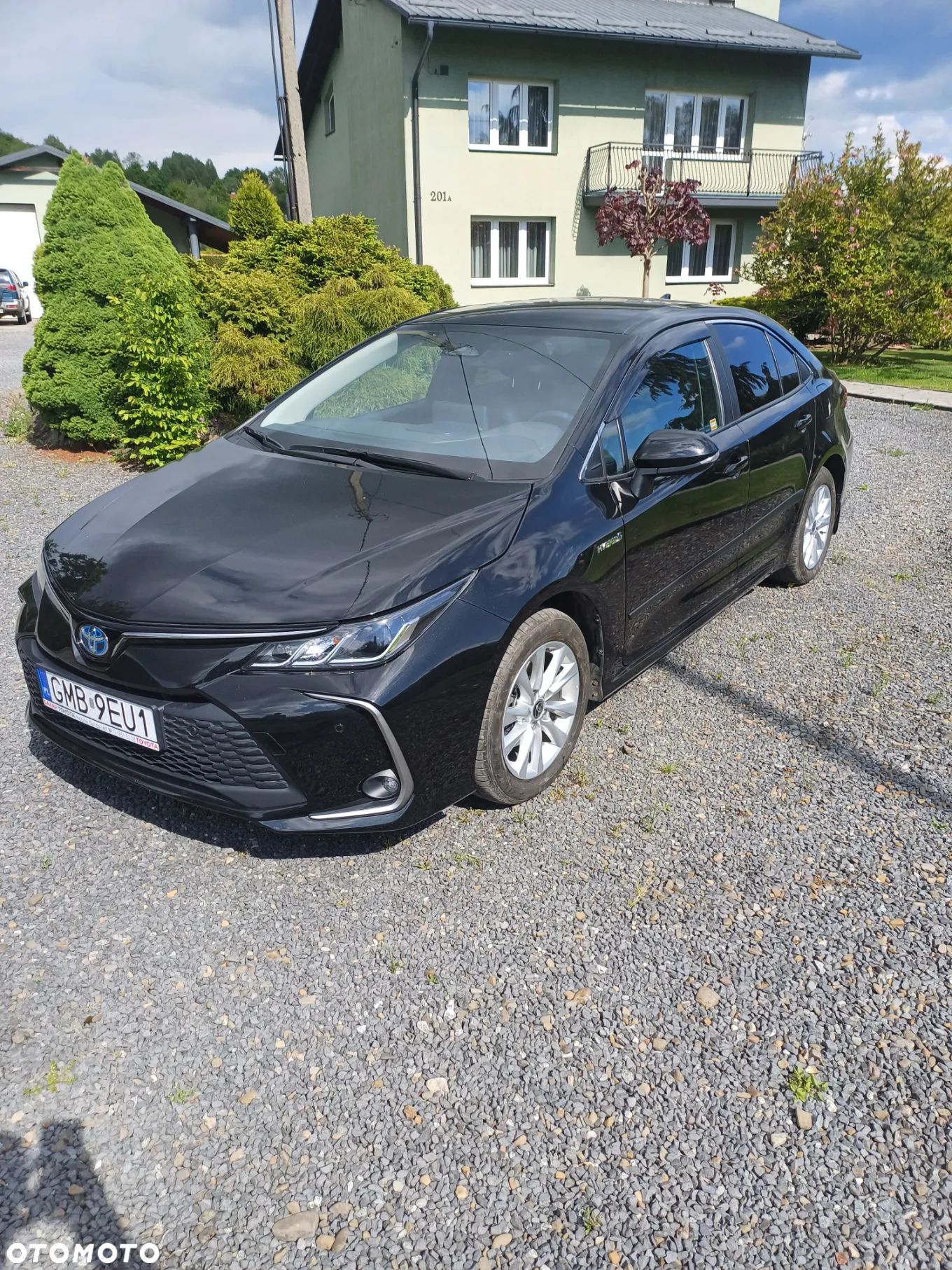 Toyota Corolla ver-1-8-hybrid-comfort - 1