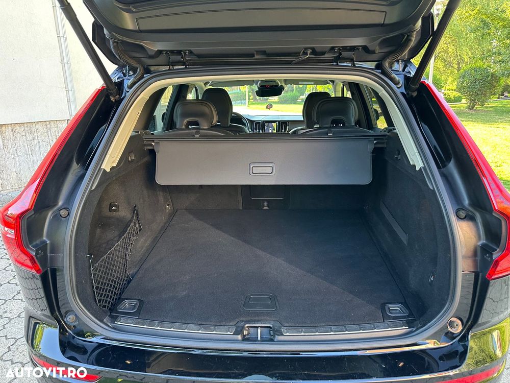 Volvo XC 60 B5 D AWD Geartronic Momentum Pro - 28