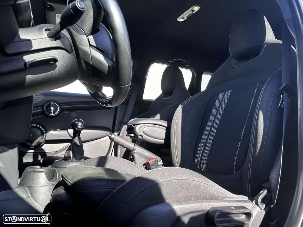 MINI 5 Portas Cooper D - 13