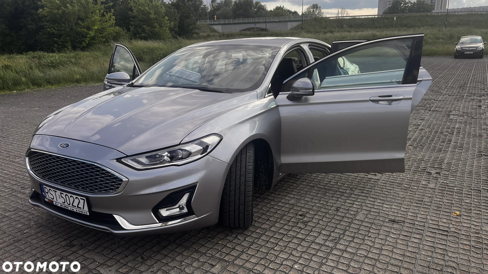 Ford Fusion 2.0 EcoBoost Titanium - 21
