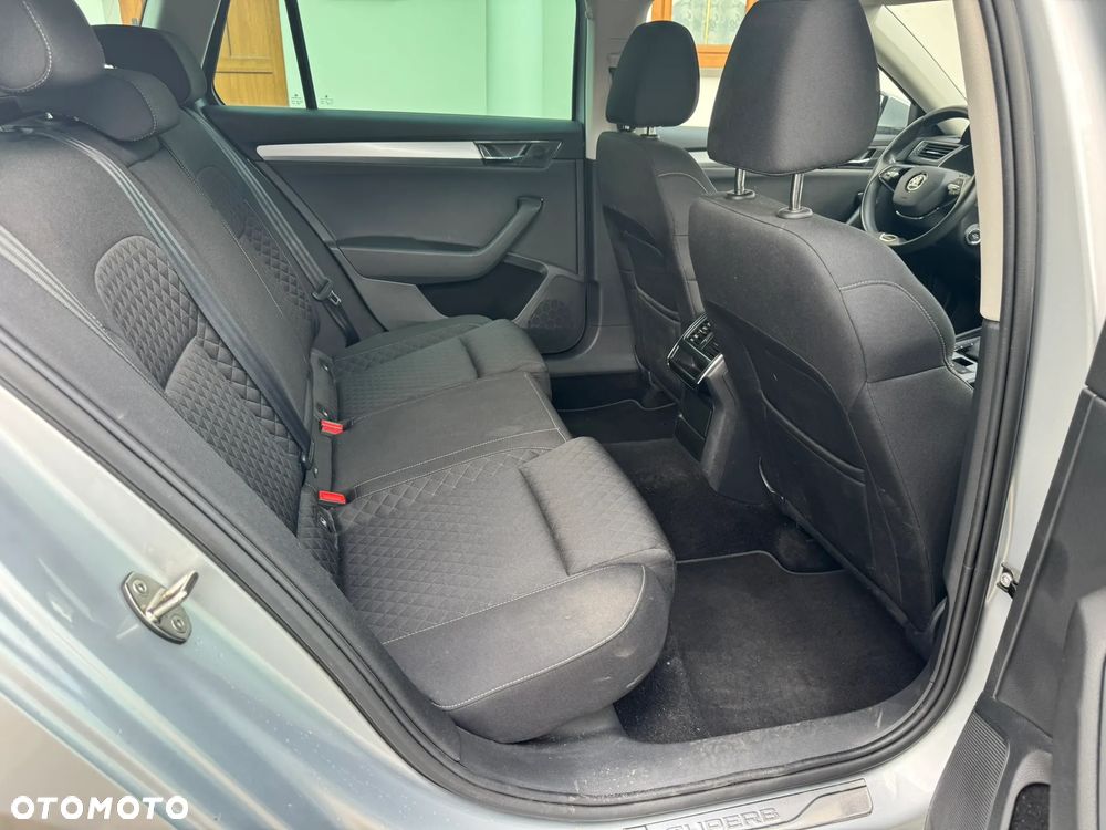 Skoda Superb 2.0 TDI DSG Ambition - 10