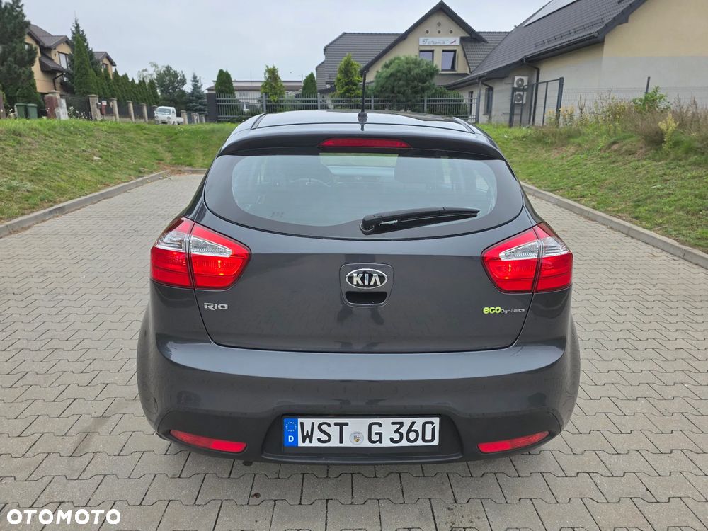 Kia Rio - 10
