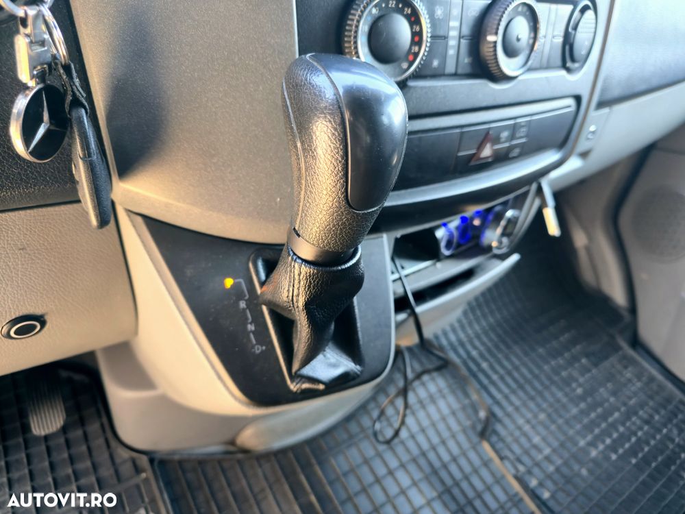 Mercedes-Benz Sprinter - 10