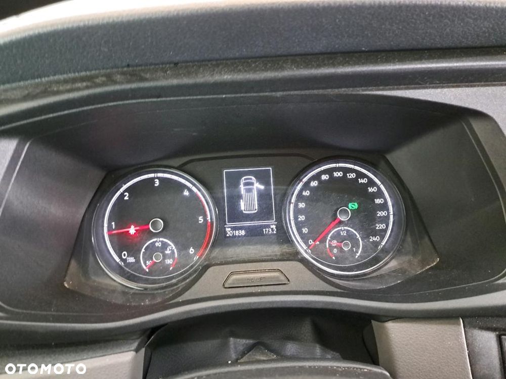 Volkswagen Transporter - 12