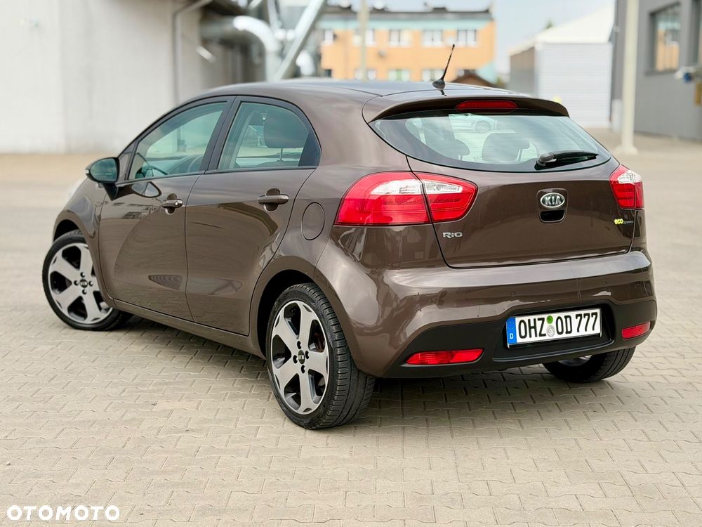 Kia Rio 1.4 Dream Team Edition - 11