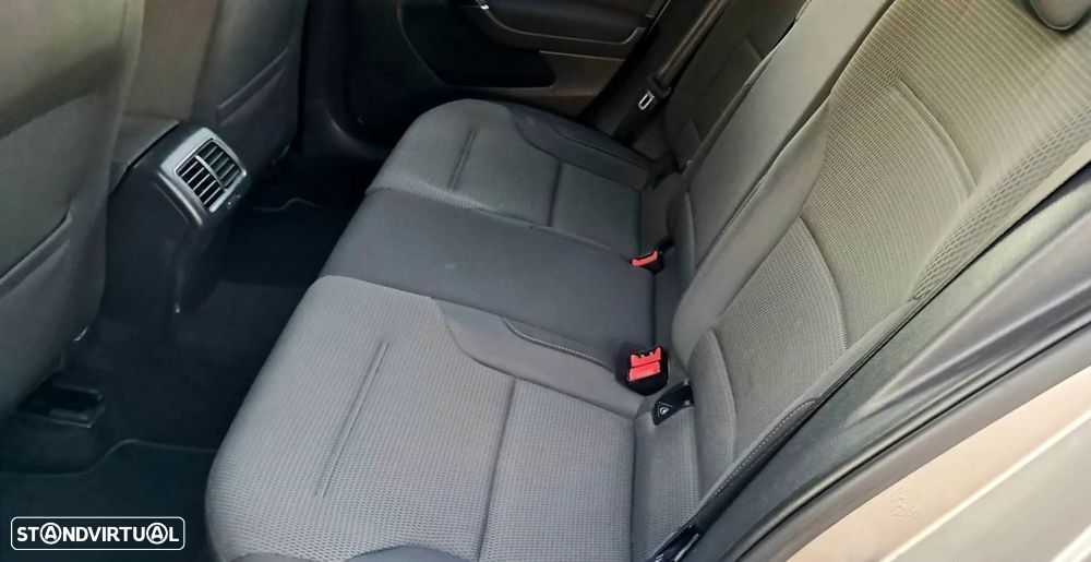 VW Golf Variant 1.6 TDi Confortline - 29