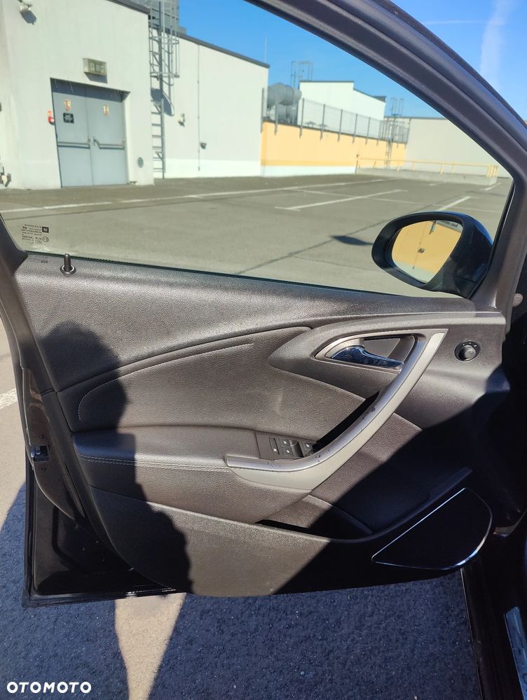 Opel Astra 1.6 T Cosmo - 19