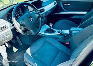 BMW 318 d Navigation - 8