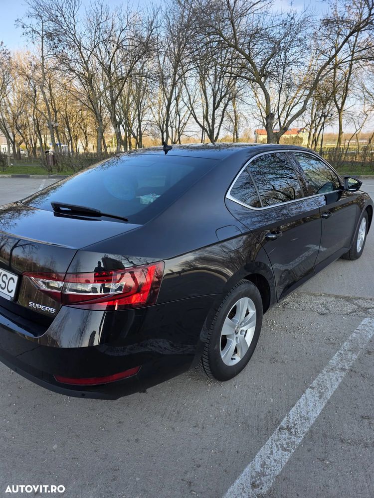 Skoda Superb 2.0 TDI DSG Active - 12