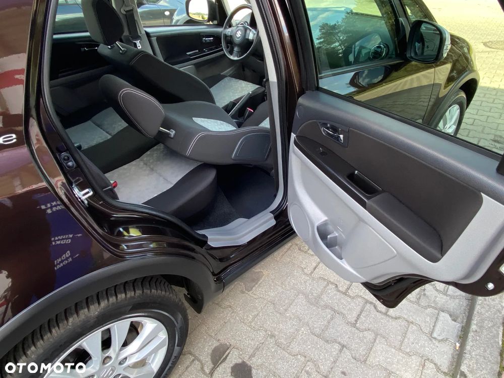 Suzuki SX4 1.6 Comfort Plus - 36