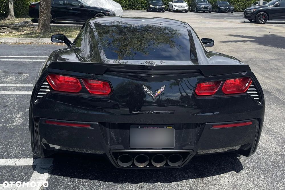 Chevrolet Corvette - 9