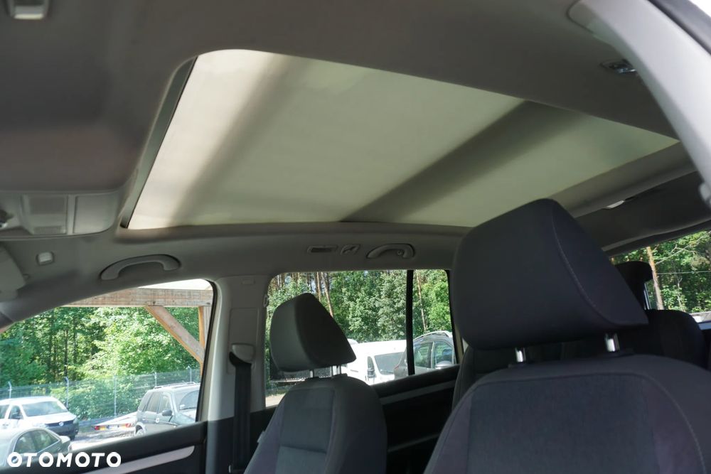 Volkswagen Touran 1.4 TSI STYLE - 10