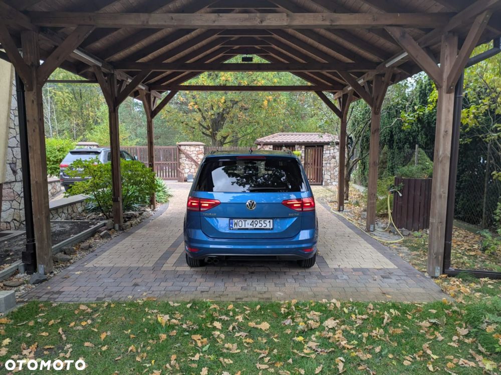Volkswagen Touran - 10