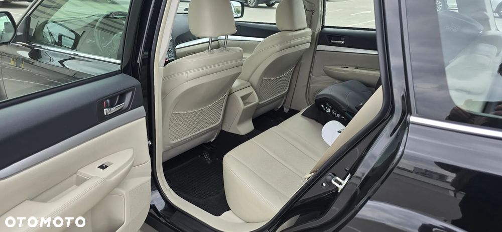 Subaru Outback 2.0D Comfort Lineartronic - 13