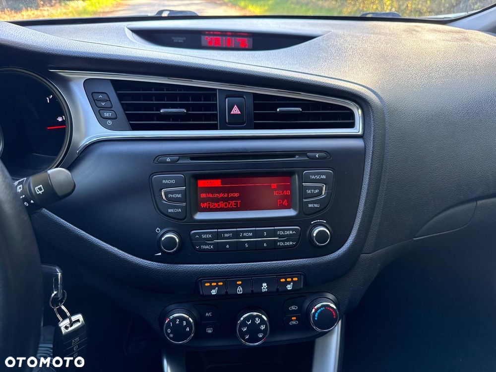 Kia Ceed 1.4 CVVT Dream-Team Edition - 13