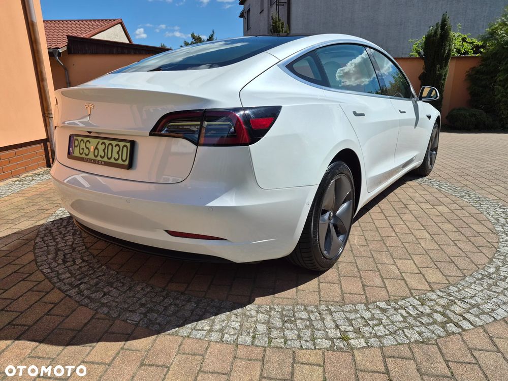 Tesla Model 3 - 9