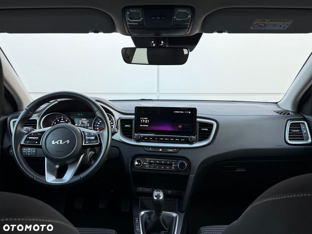 Kia Ceed - 12