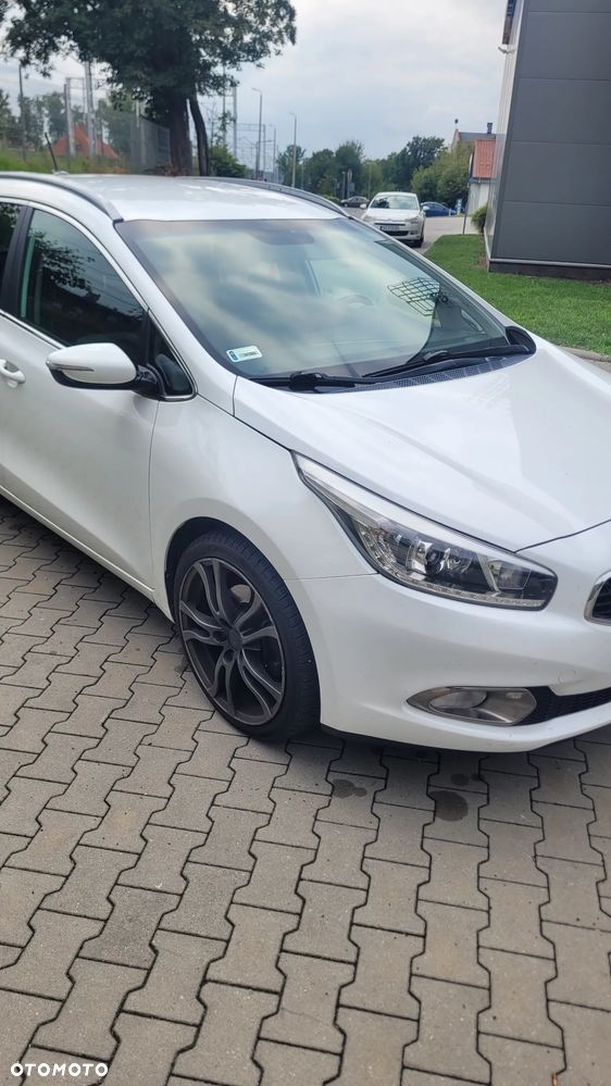 Kia Ceed - 28
