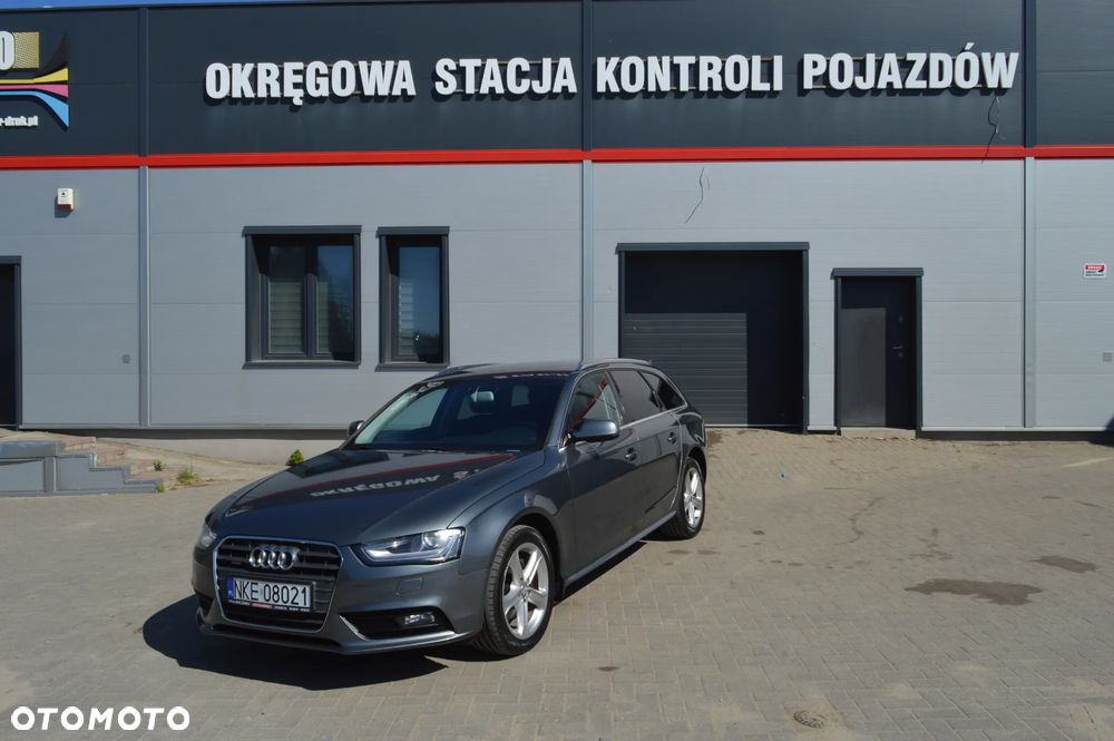Audi A4 Avant 2.0 TDI DPF quattro S tronic Attraction - 2