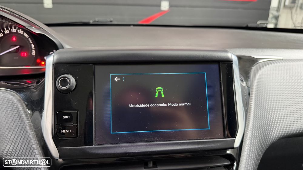 Peugeot 2008 1.2 PureTech Crossway - 32