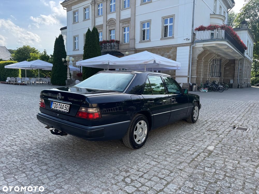 Mercedes-Benz Klasa E 220 - 12