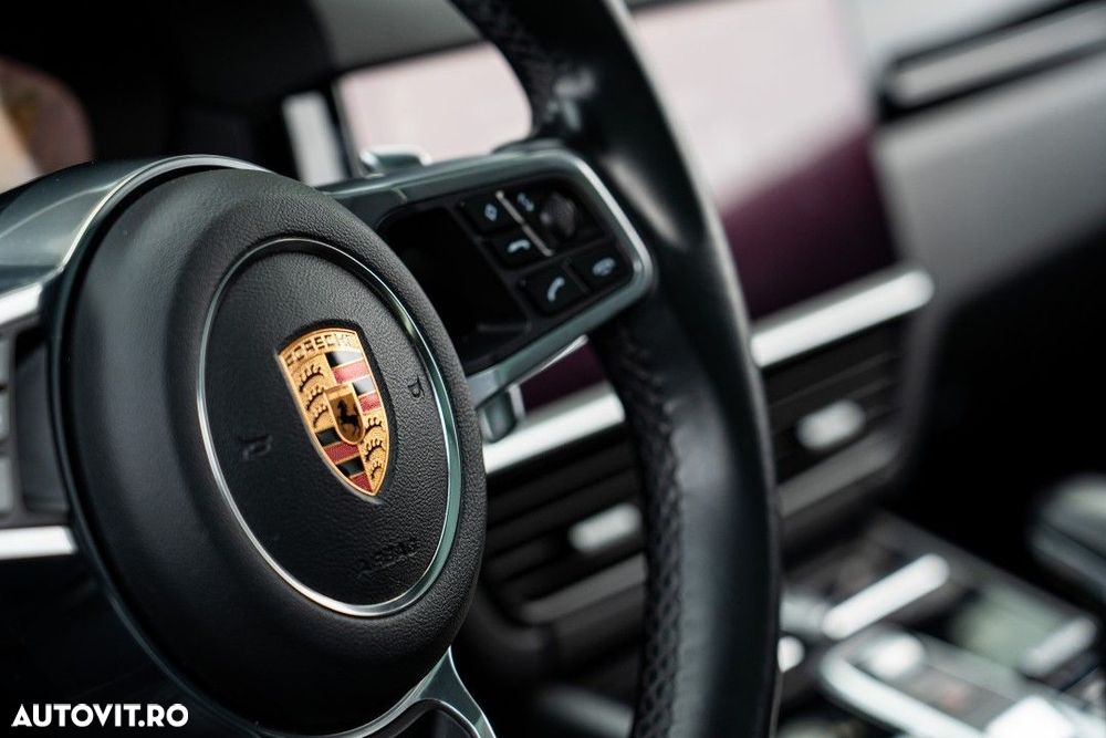 Porsche Cayenne - 23