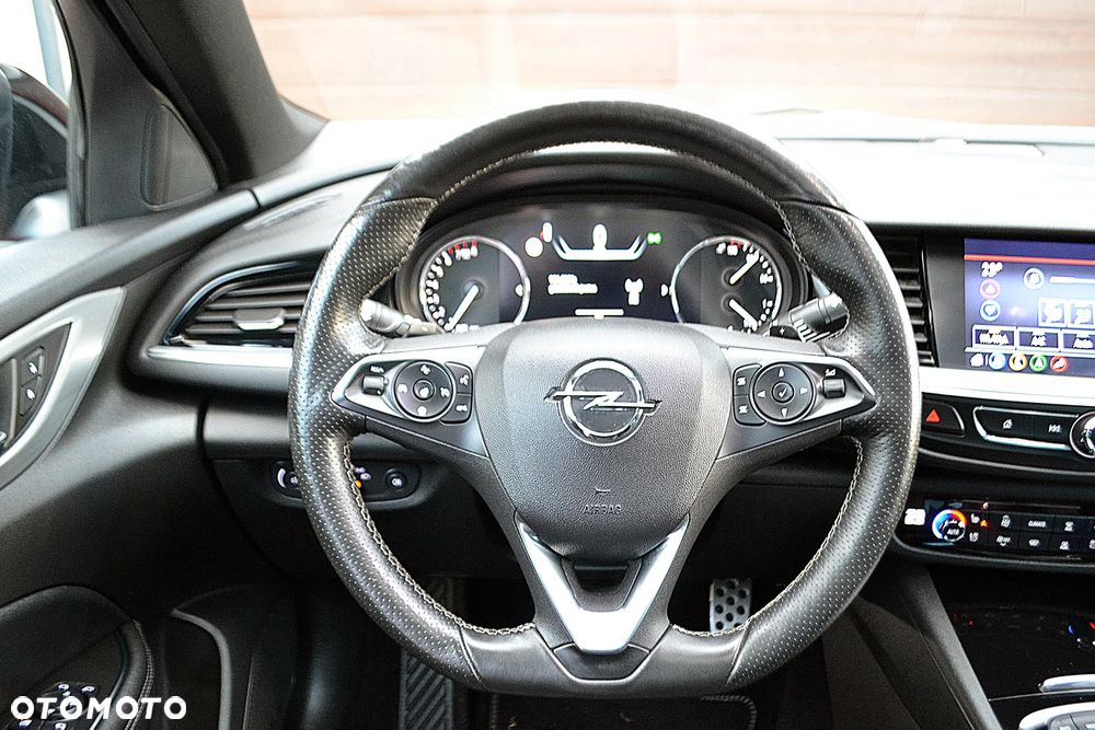 Opel Insignia 2.0 T 4x4 GSi S&S - 22