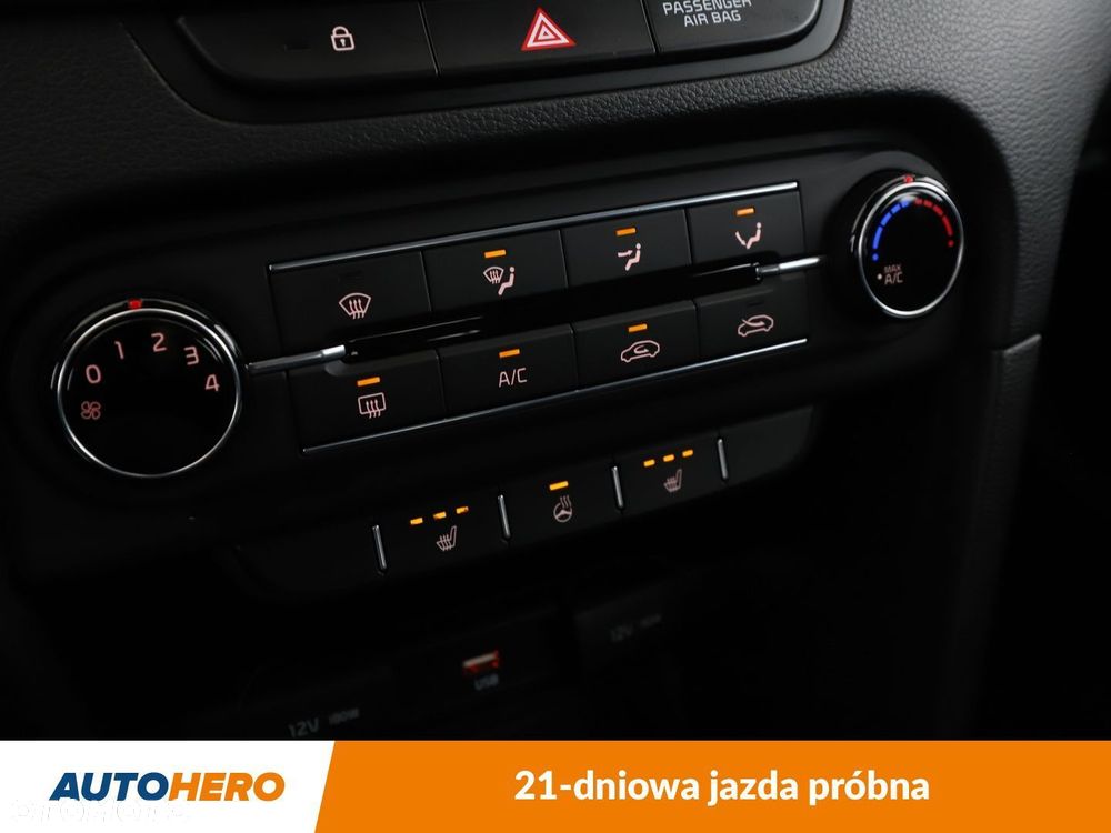 Kia Ceed - 23