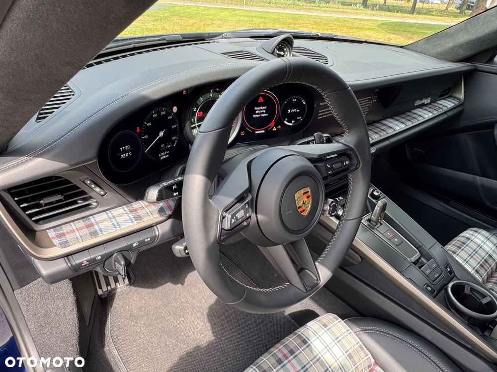 Porsche 911 Turbo 50 Years - 27