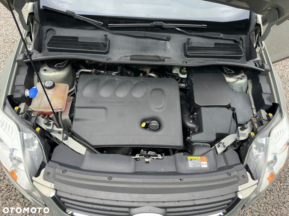 Ford Kuga 2.0 TDCi 4x4 Titanium - 12