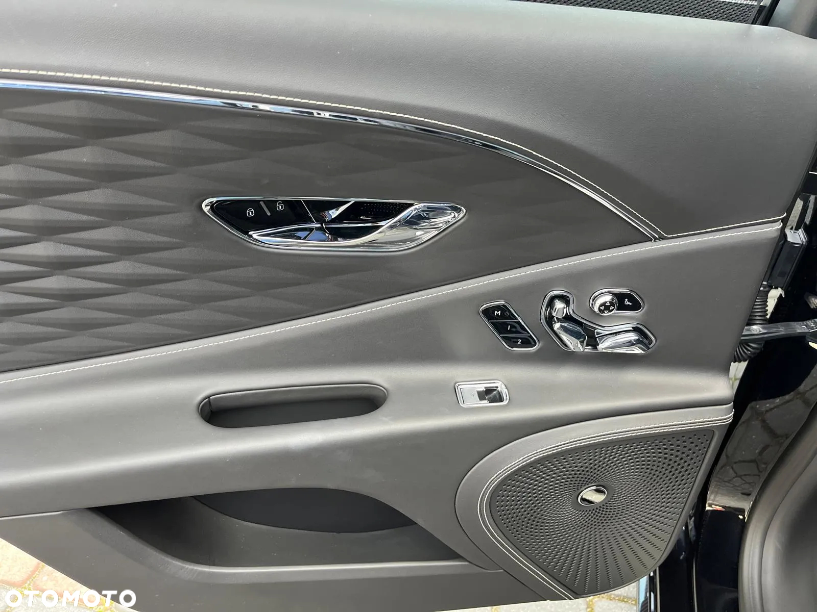 Bentley Flying Spur W12 S - 28