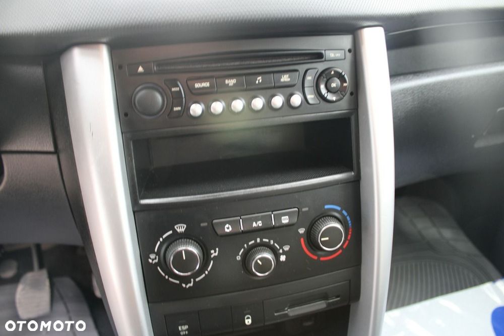Peugeot 207 - 14