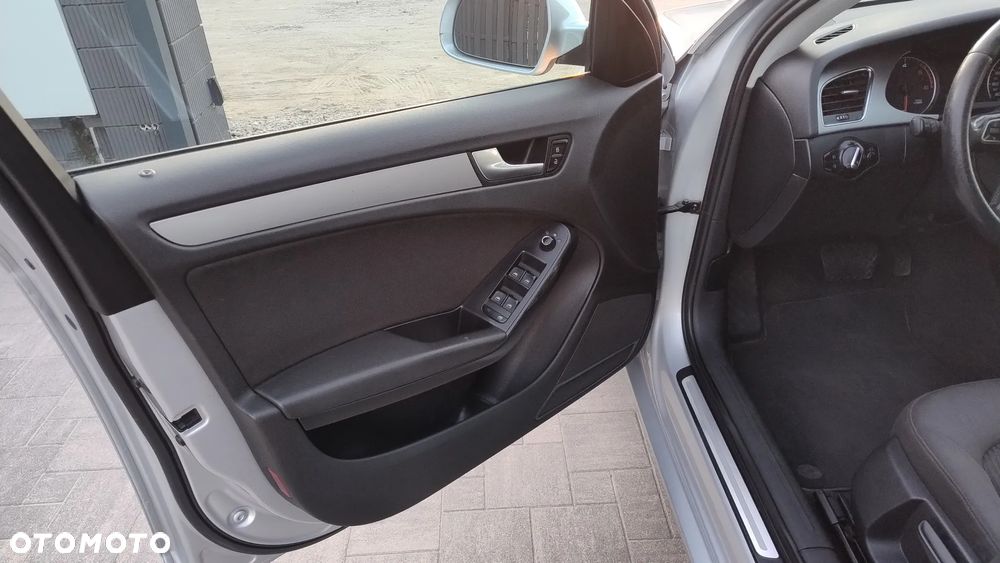 Audi A4 Avant 2.0 TDI DPF multitronic Ambiente - 11