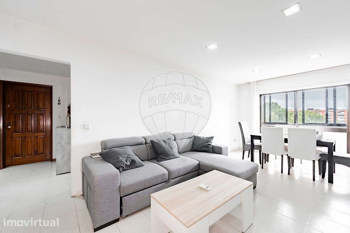 Apartamento T3 Parcialmente Renovado, situado em Ferreiros, Braga - Grande imagem: 2/34