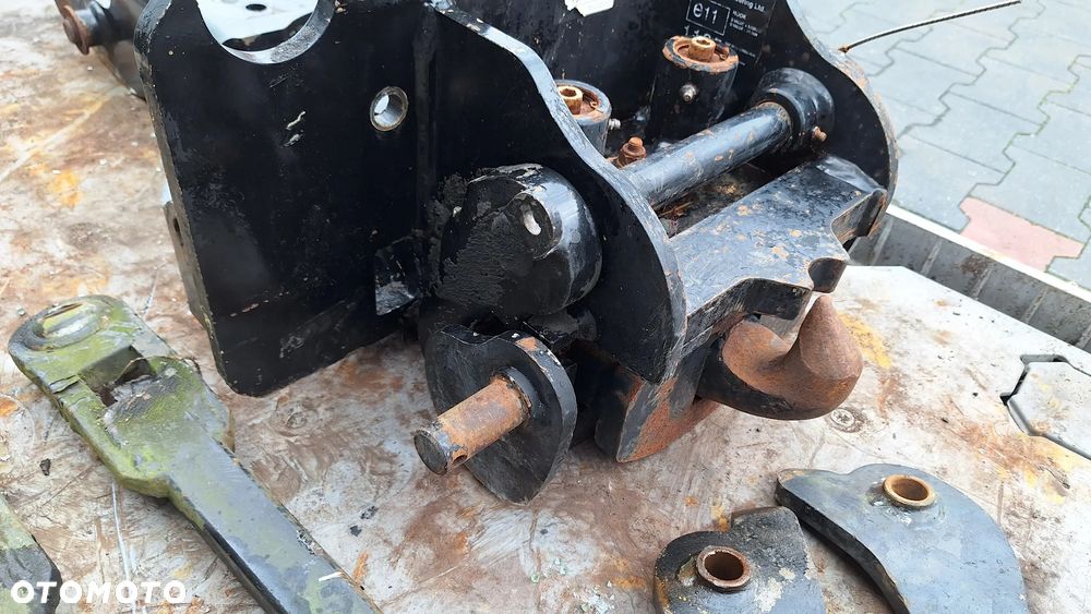 Massey Ferguson Dyna 6 hitch skrzynia wałek kosz obudowa 6480 6465 6475 - 12