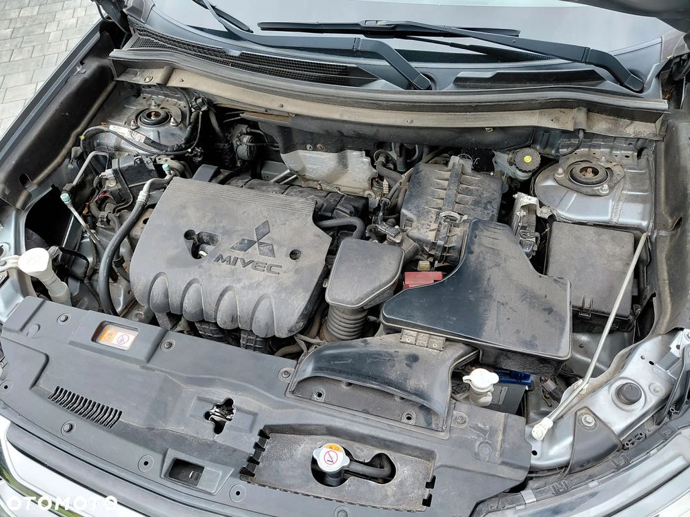 Mitsubishi Outlander 2.0 Instyle SDA 4WD CVT - 31