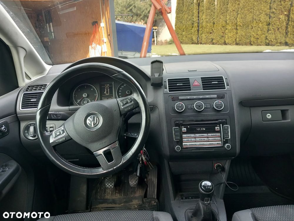Volkswagen Touran - 4