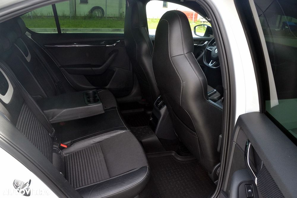Skoda Octavia 2.0 TDI DSG RS - 15