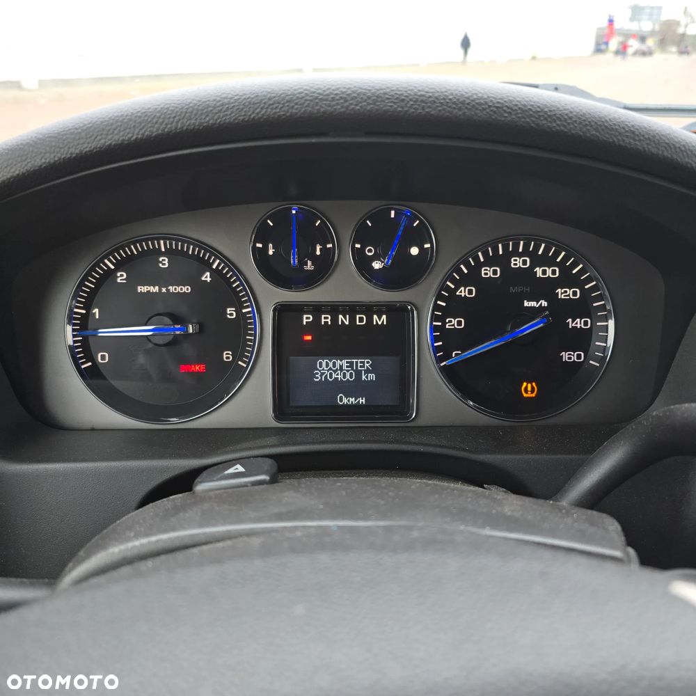 Cadillac Escalade - 17