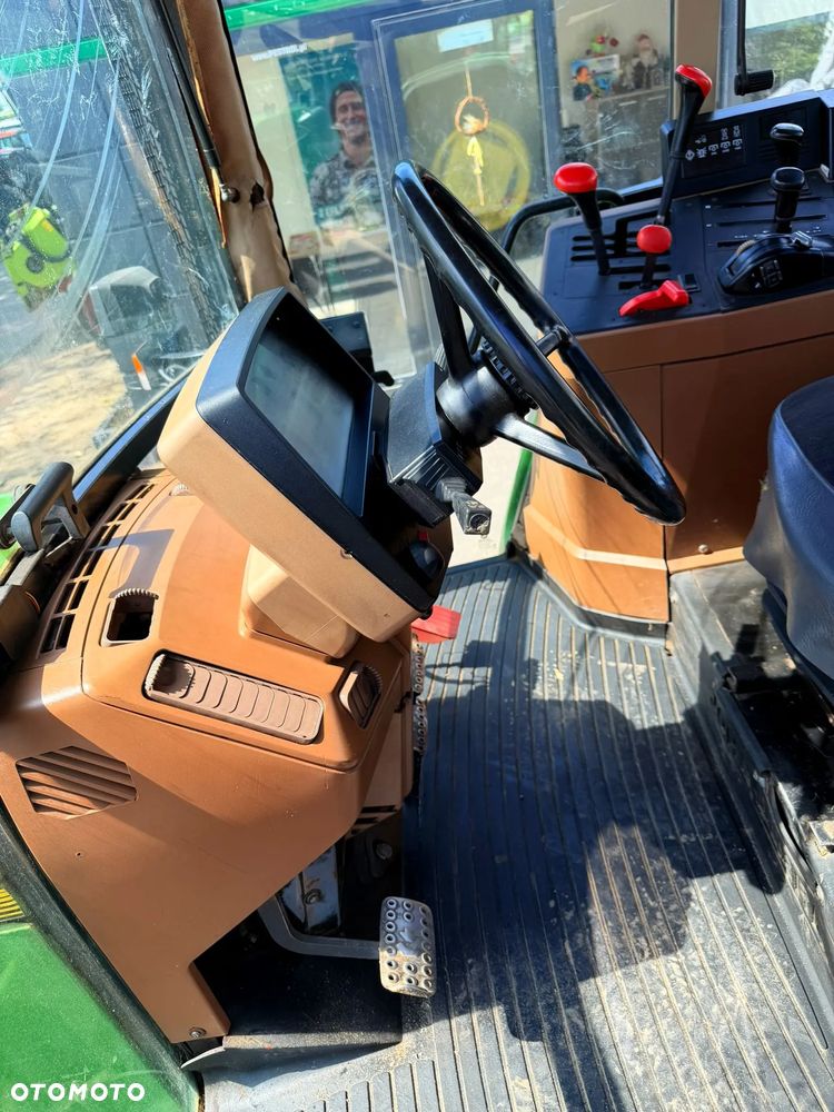 John Deere 6400 - 16