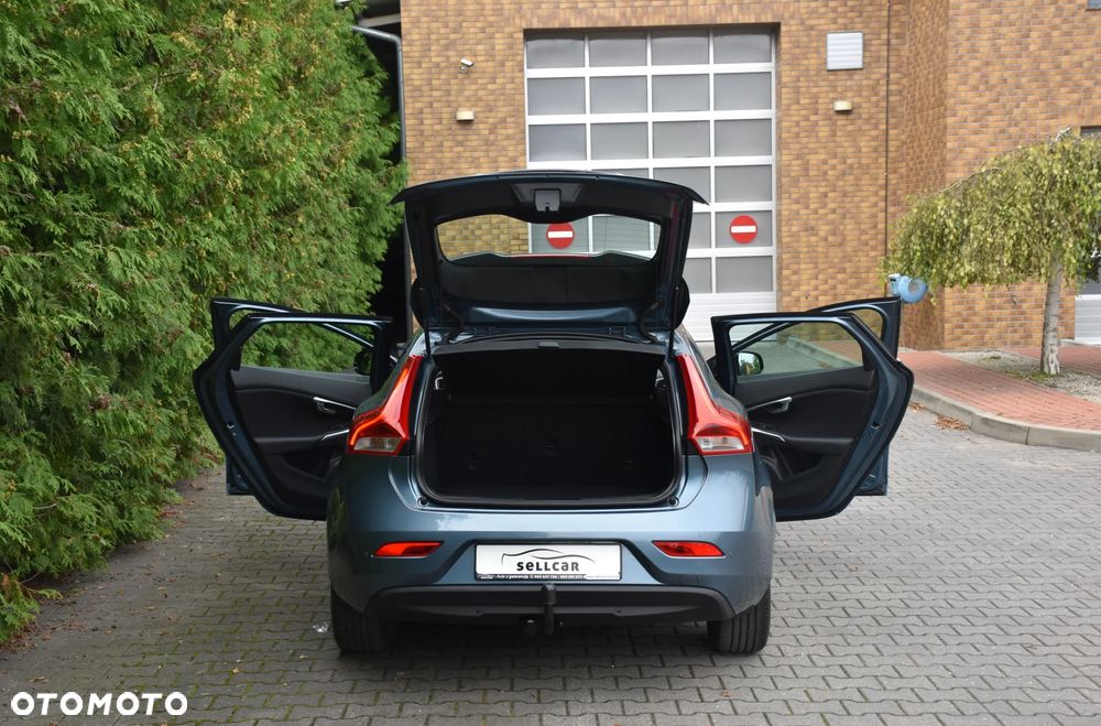 Volvo V40 D2 Momentum - 16