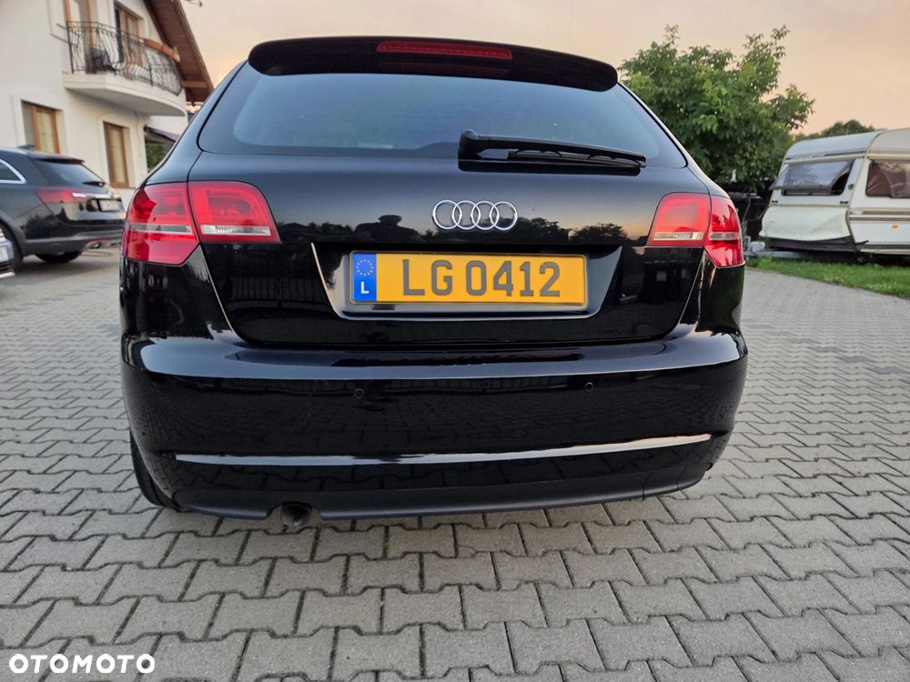Audi A3 Sportback 1.6 TDI DPF S tronic S line Sportpaket - 7