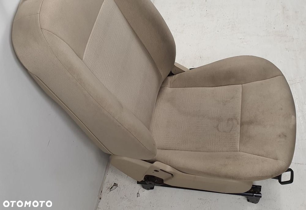 FOTEL LEWY PRZÓD KIEROWCY MERCEDES W169 - 4