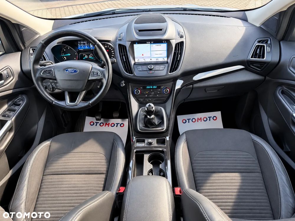Ford Kuga 2.0 TDCi 2x4 Titanium - 10