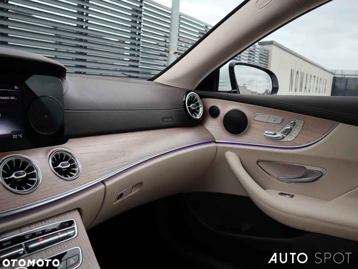 Mercedes-Benz Klasa E 220 d Coupe 9G-TRONIC - 35
