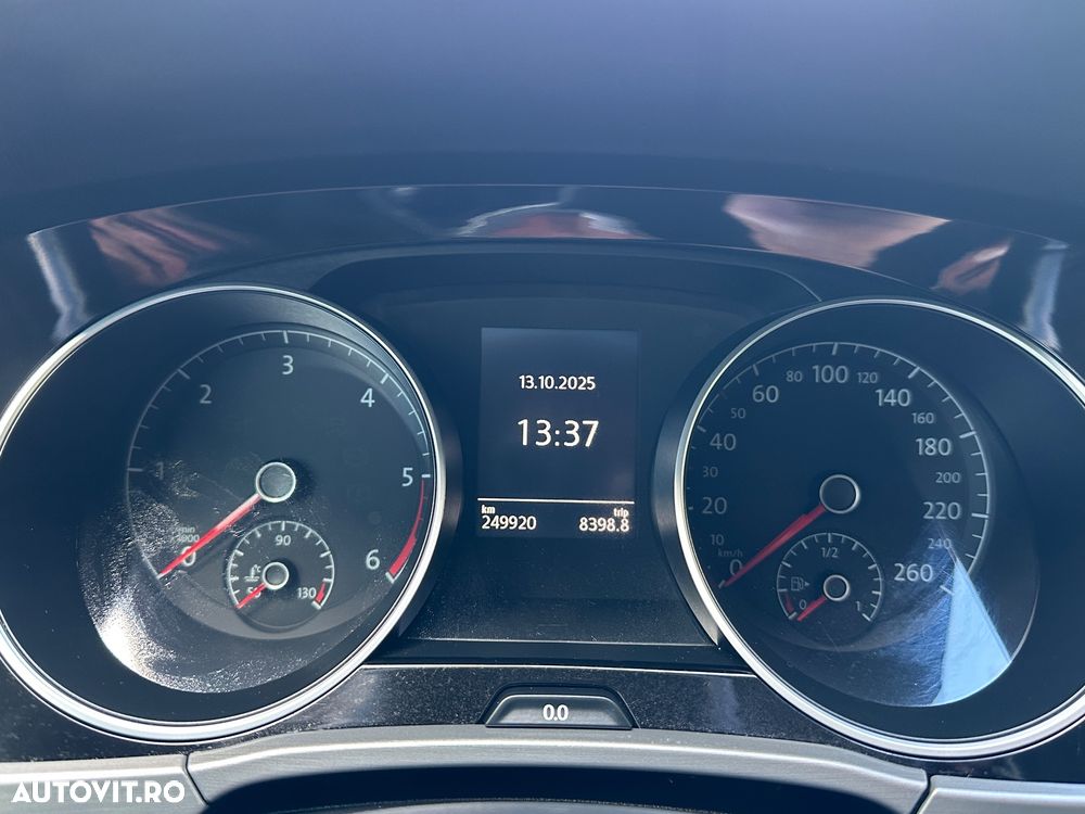 Volkswagen Touran 2.0 TDI SCR DSG Comfortline - 20